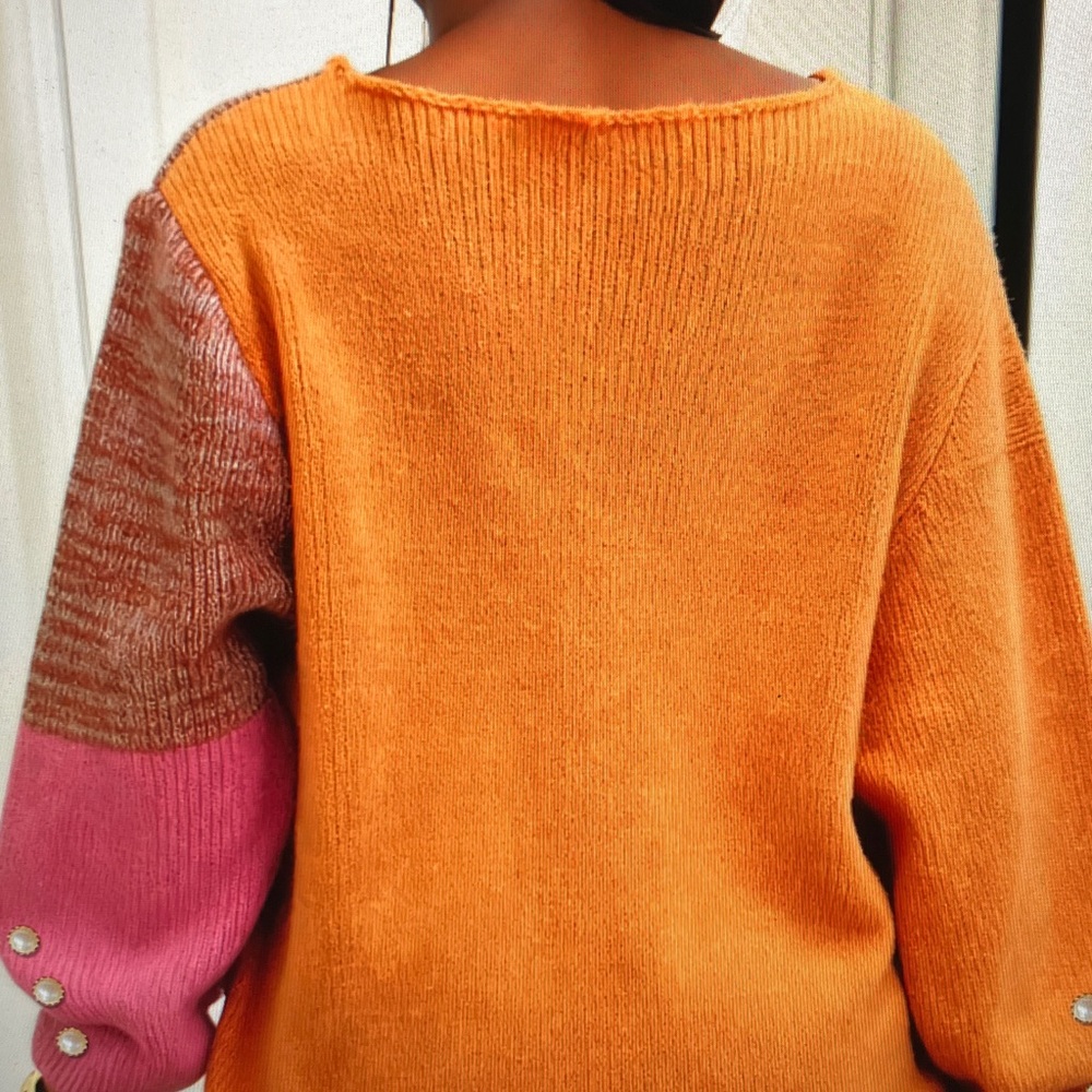 Colorblock V-Neck Sweater - Picture 5 of 6